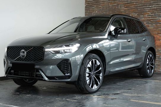 Volvo XC60 B5 AWD Ultra Dark