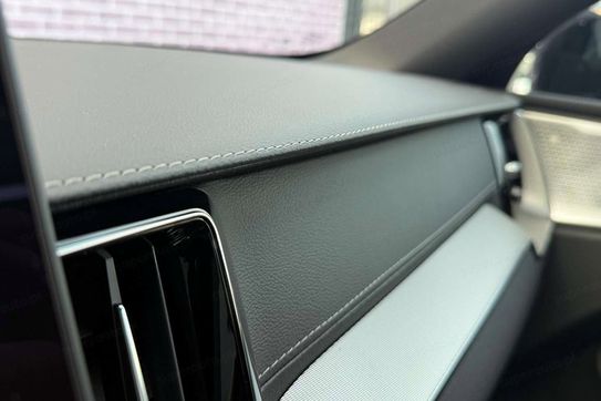 Volvo XC60 B5 AWD Ultra Black Edition