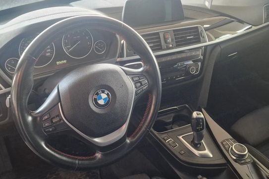 BMW Seria 3 Gran Turismo 320i xDrive Sport Line