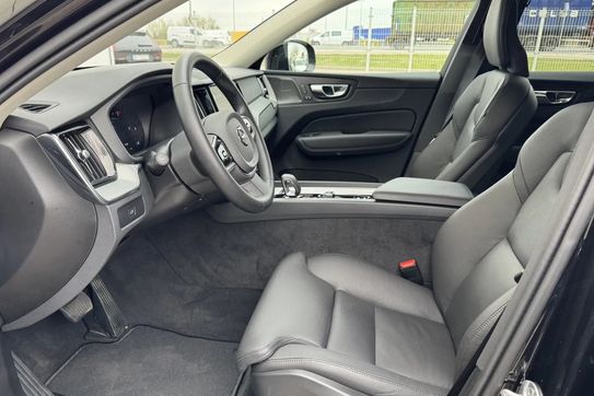 Volvo XC60 B5 B AWD Plus Dark