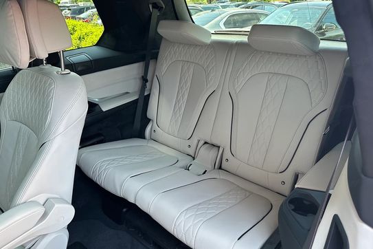 BMW X7 M60i xDrive