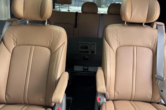 Hyundai Staria 1.6 T-GDI HEV Luxury aut