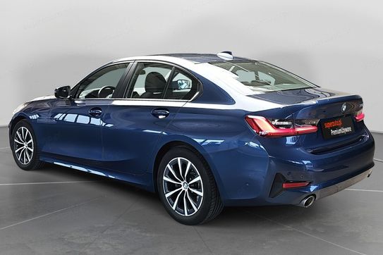 BMW Seria 3 320i Advantage aut