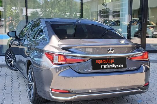 Lexus ES 300H Business Edition