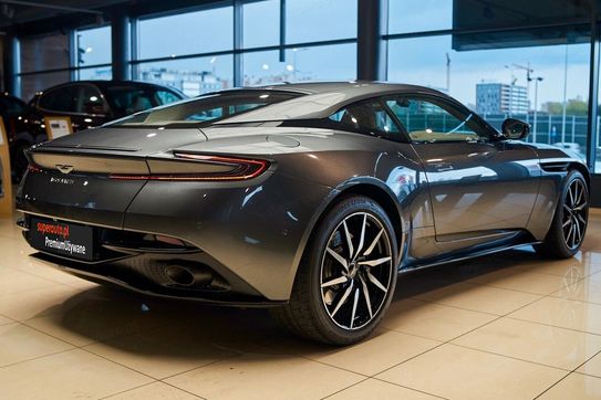 Aston Martin DB11 V8