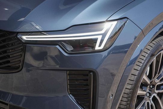 Volvo XC90 T8 AWD Plug-In Hybrid Ultra Dark 7os
