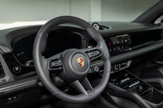 Porsche Cayenne Coupe E-Hybrid Black Edition