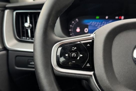 Volvo XC60 B5 B AWD Plus Dark aut