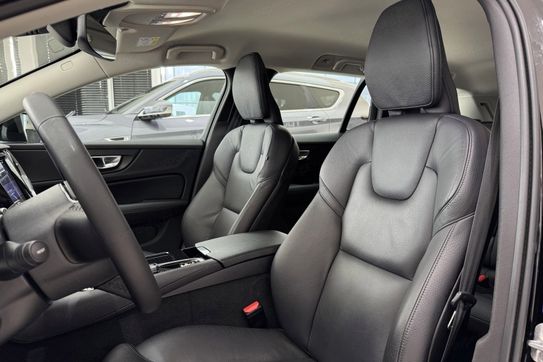 Volvo V60 T6 AWD Plug-In Hybrid Core aut