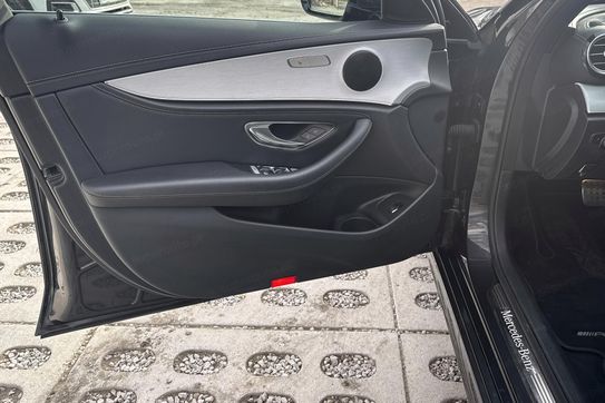 Mercedes E Klasa 220 d 4-Matic AMG