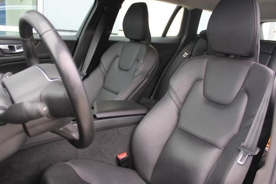 Volvo V60 B4 D Momentum Pro