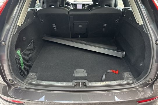 Volvo XC60 B4 B Plus Dark