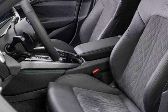 Audi A5 e-Hybrid quattro Avant