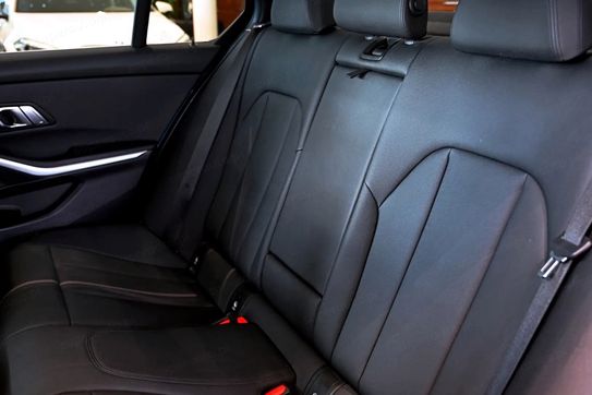 BMW Seria 3 330i xDrive Sport Line aut