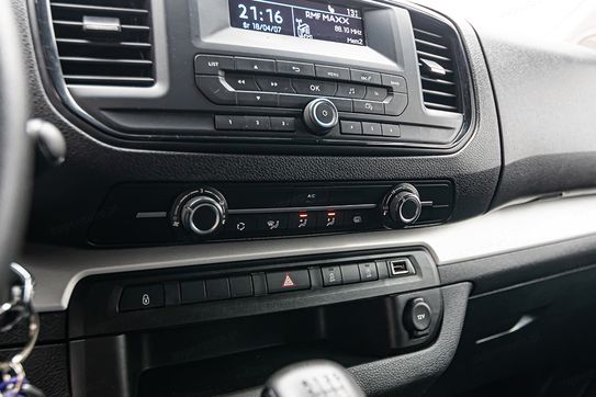 Opel Vivaro Extra Long L2H1 Zabudowa Brygadowa