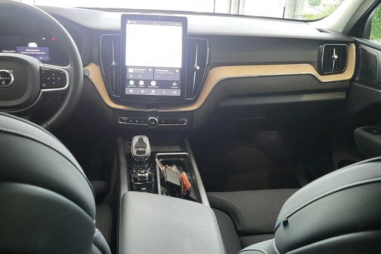Volvo XC60 B5 B AWD Plus Dark aut