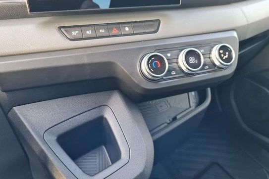 Renault Master L3 Zabudowa 9EP + Winda AT9