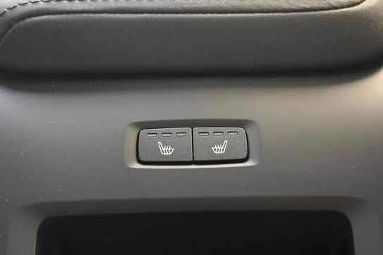 Volvo XC60 T6 Plug-In Hybrid AWD Ultra Dark