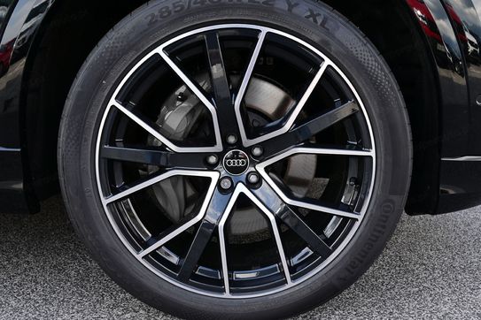 Audi Q8 SQ8 TFSI quattro