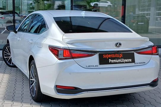 Lexus ES 300h Business Edition