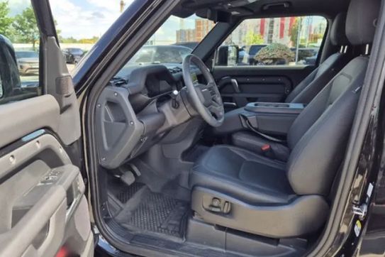Land Rover Defender 90 D250 X-Dynamic SE