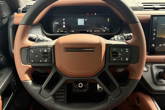 Land Rover Defender 110 P635 V8 OCTA