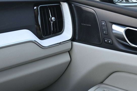 Volvo XC60 T6 Plug-In Hybrid AWD Plus Bright