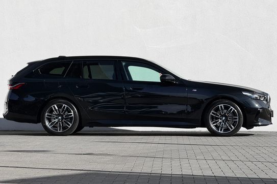 BMW Seria 5 Touring 520d xDrive M Sport