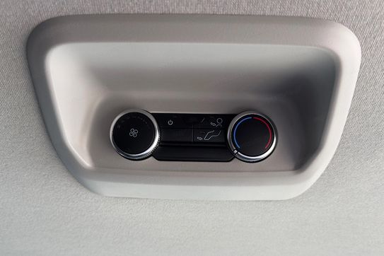 Ford Transit Custom Kombi M1 320 L2H1 Limited A8