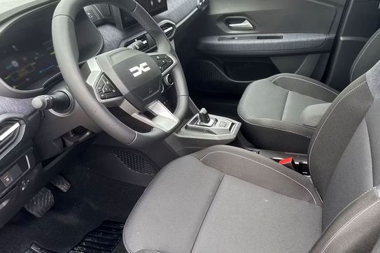 Dacia Jogger Expression 7-miejsc 1.8 Full Hybrid