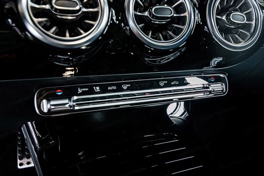 Mercedes CLA 220 4-Matic AMG Line