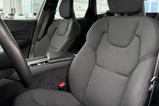 Volvo XC60 B4 B Momentum Pro