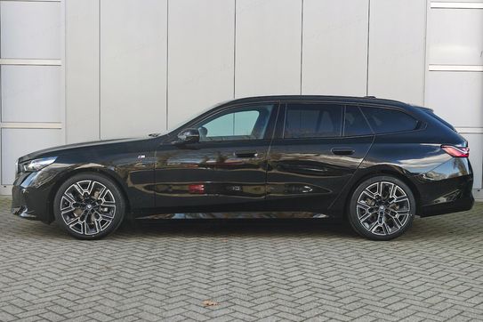 BMW Seria 5 Touring 520d xDrive M Sport