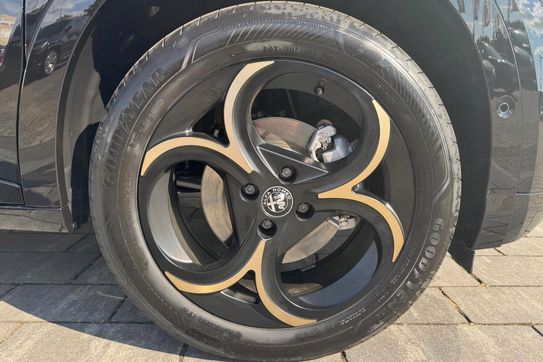 Alfa Romeo Junior 1.2 Ibrida Intensa