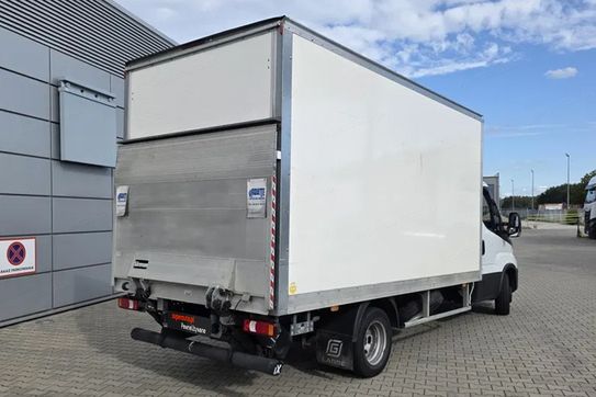 Iveco Daily 35C16 Kontener 8EP + Winda