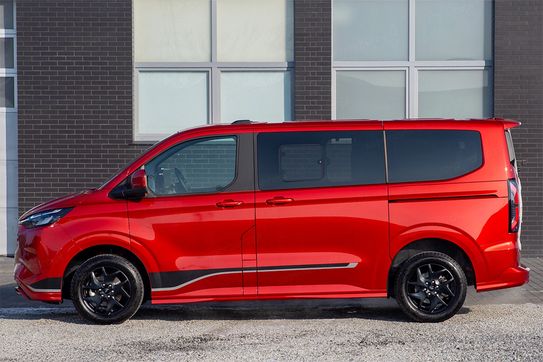 Ford Tourneo Custom L1H1 PHEV Sport AT