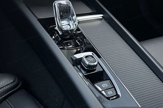 Volvo XC60 B5 B AWD Ultra Black Edition