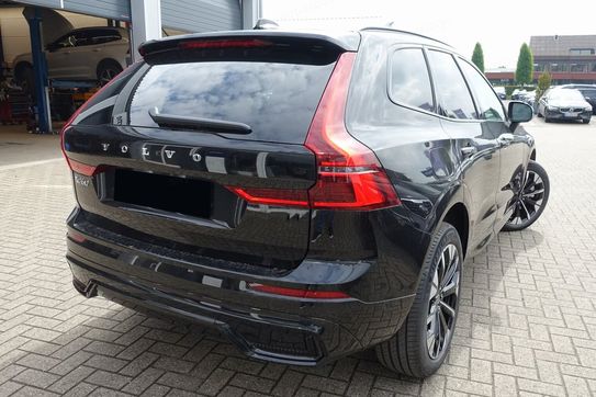 Volvo XC60 B5 B AWD Ultra Dark