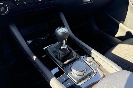 Mazda 3 2.0 Exclusive-Line