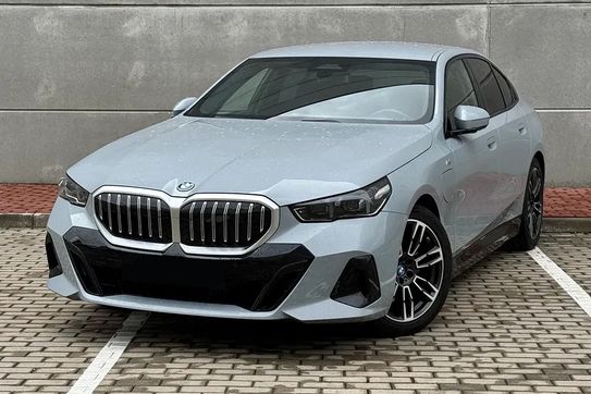 BMW Seria 5 530e xDrive M Sport