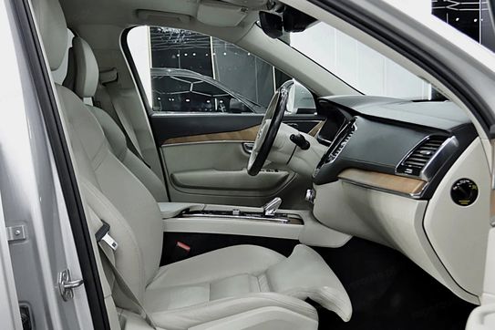 Volvo XC90 T8 Plug-In Hybrid AWD Inscription 7os