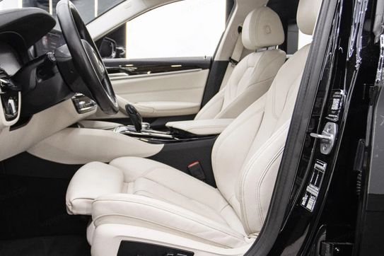 BMW Seria 5 520I Luxury Line