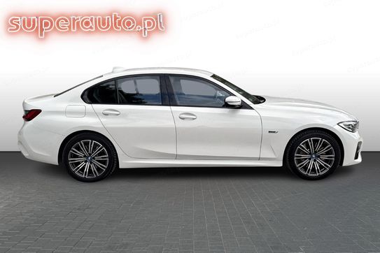BMW Seria 3 330e xDrive M Sport