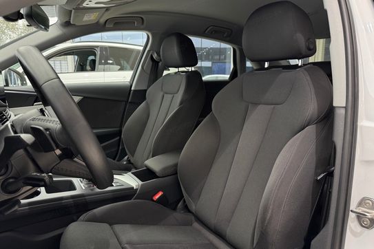 Audi A4 35 TFSI S Line
