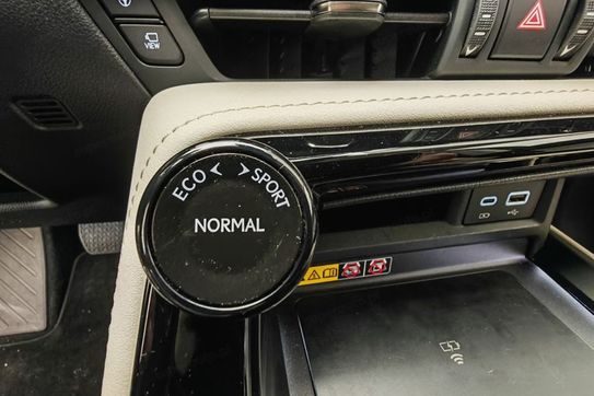 Lexus NX 350h Omotenashi 2.5 Hybrid AWD