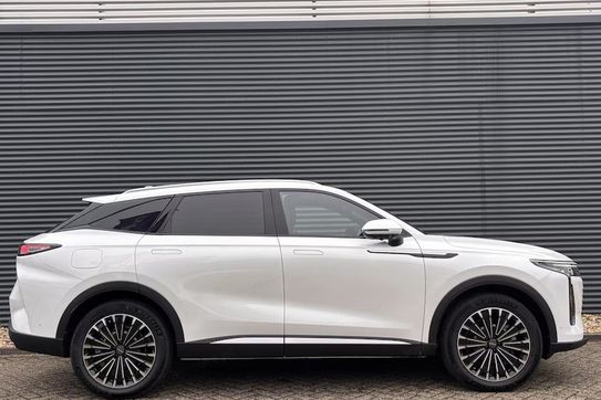Omoda 9 1.5 Super Hybrid Exclusive AWD