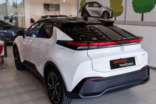 Toyota C-HR 2.0 PHEV Dynamic Force Executive