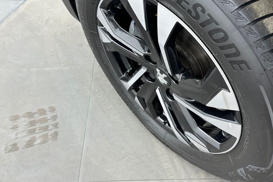 Peugeot 2008 GT 1.2 PureTech EAT8