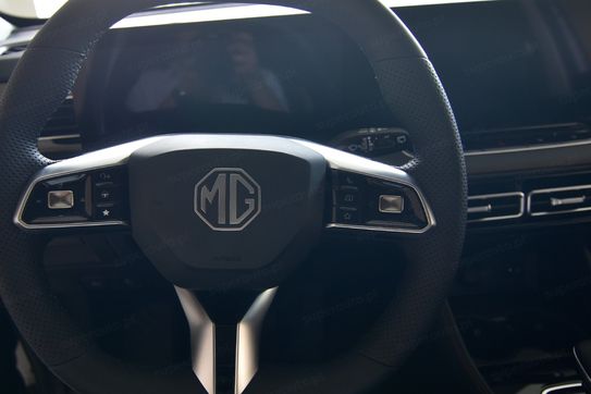 MG HS Exclusive 1.5 AT