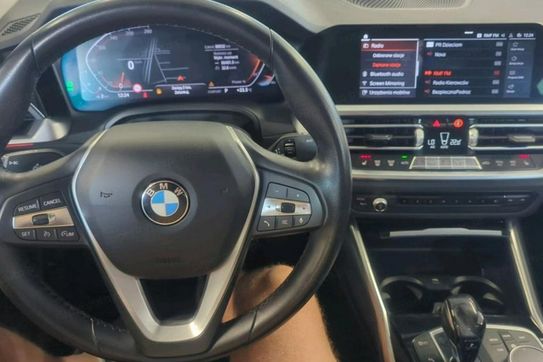 BMW Seria 3 318i Sport Line